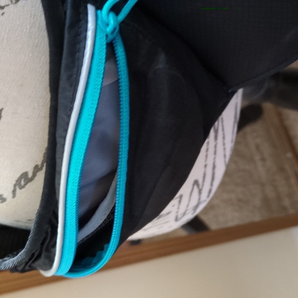 Camelback Water Bottle Belt - Picture 3 of 5